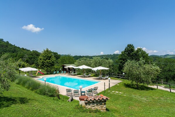 Comfort House, 1 Bedroom | Pool | Outdoor pool - Farmhouse in Hilly Area in Gubbio With Pool (Gubbio)