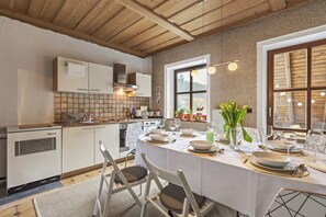 Fridge, oven, stovetop, dishwasher - Alluring Apartment in Schonsee in the Forest (Schoensee)