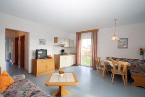 Living area - Comfortable Apartments in Rotthalmunster (Rotthalmuenster)