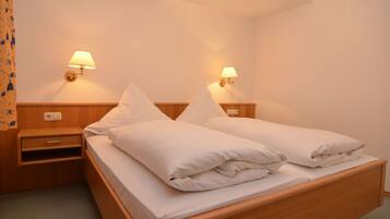 Elite Apartment, 2 Bedrooms | 4 bedrooms, individually furnished, bed sheets