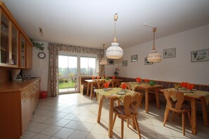 Deluxe Apartment, 2 Bedrooms | Dining - Comfortable Apartments in Rotthalmunster (Rotthalmuenster)