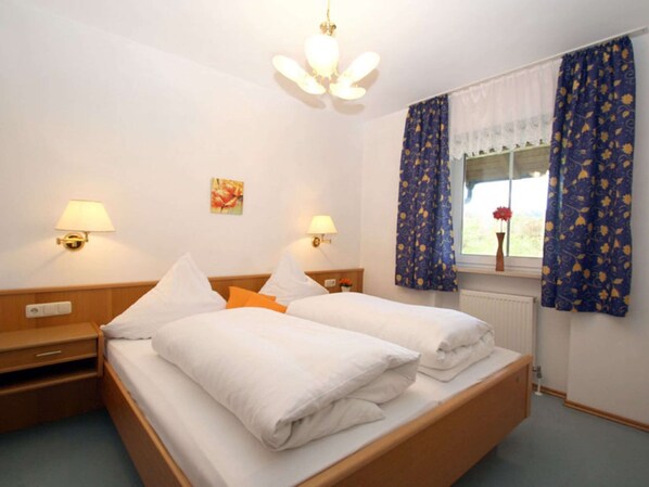 4 bedrooms, individually furnished, bed sheets - Comfortable Apartments in Rotthalmunster (Rotthalmuenster)