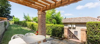 Lavish Holiday Home in Volterra With Pool