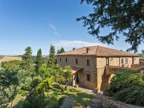 Exterior - Lavish Holiday Home in Volterra With Pool (Volterra)