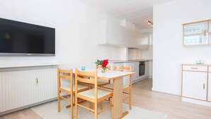 Classic House, 2 Bedrooms | Interior - 4 Person Holiday Home in Allinge (Allinge)