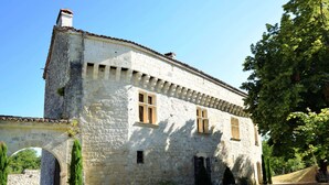 Exterior - Castle With Private Pool Close to Agen (Bon-Encontre)