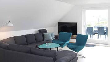 Deluxe House, 5 Bedrooms | Interior