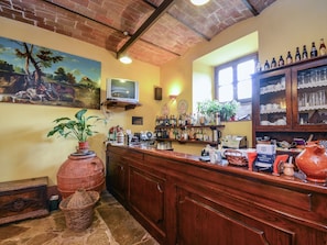 Bar (on property) - Modern Holiday Home in Monte Santa Maria Tiberina (Monte Santa Maria Tiberina)