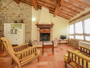 經典獨棟房屋, 1 間臥室 | 客廳 | 壁爐