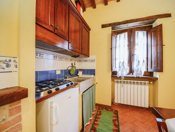 Comfort House, 1 Bedroom | Private kitchen