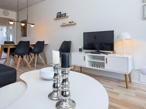 Apartamento conforto, 2 quartos | Parte interna