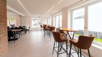 Classic House, Multiple Bedrooms | Dining