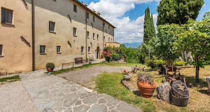Rustic Holiday Home in Citta di Castello With Swimming Pool
