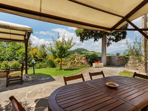 Balcony - Rustic Holiday Home in Citta di Castello With Swimming Pool (Città di Castello)
