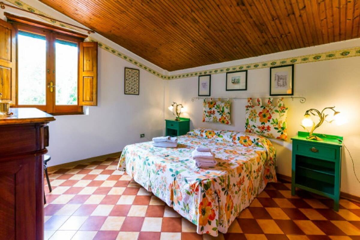 14 bedrooms, individually furnished, bed sheets