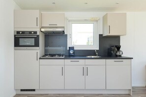 Classic Chalet, 3 Bedrooms | Private kitchen | Microwave, oven, dishwasher, coffee/tea maker