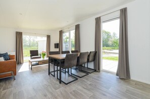 Chalet clásico, 3 habitaciones | Sala de estar