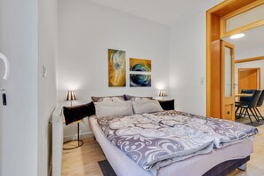 8 bedrooms, individually furnished, bed sheets - Spacious Apartment in Madfeld With Private Terrace (Brilon)