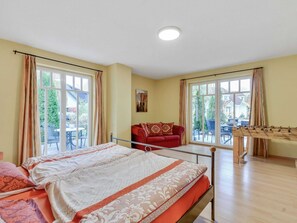 Apartamento clásico, 4 habitaciones | 8 dormitorios, mobiliario individual, ropa de cama