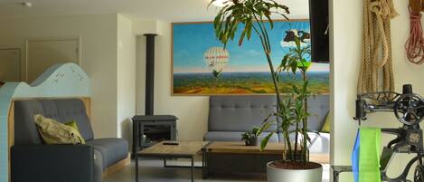 Appartement Classique, 5 chambres | Salle de séjour | Cheminée