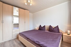 3 bedrooms, individually furnished, bed sheets - Modern Bungalow in Warnkenhagen Near Wellness (Kalkhorst)