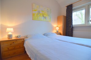 4 bedrooms, individually furnished, bed sheets - Holiday Home in Geesteren With Roof Terrace,garden Furniture (Geesteren)