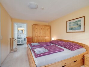 Deluxe Apartment, 2 Bedrooms - A Modern Apartment in the Hunsruck Region's Romantic Drohn Valley (Merschbach)