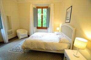 Comfort-Haus, 3 Schlafzimmer | 14 Schlafzimmer, individuell eingerichtet, Bettwäsche
