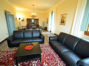 Comfort-Haus, 3 Schlafzimmer | Wohnzimmer | DVD-Player