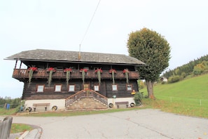 Comfort House, 2 Bedrooms | Exterior - Characterful old Farmhouse With 4 Apartments in Fresach / Carinthia With Garden (Fresach)
