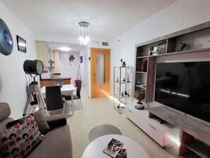 Appartement Classique, 3 chambres | Salle de séjour