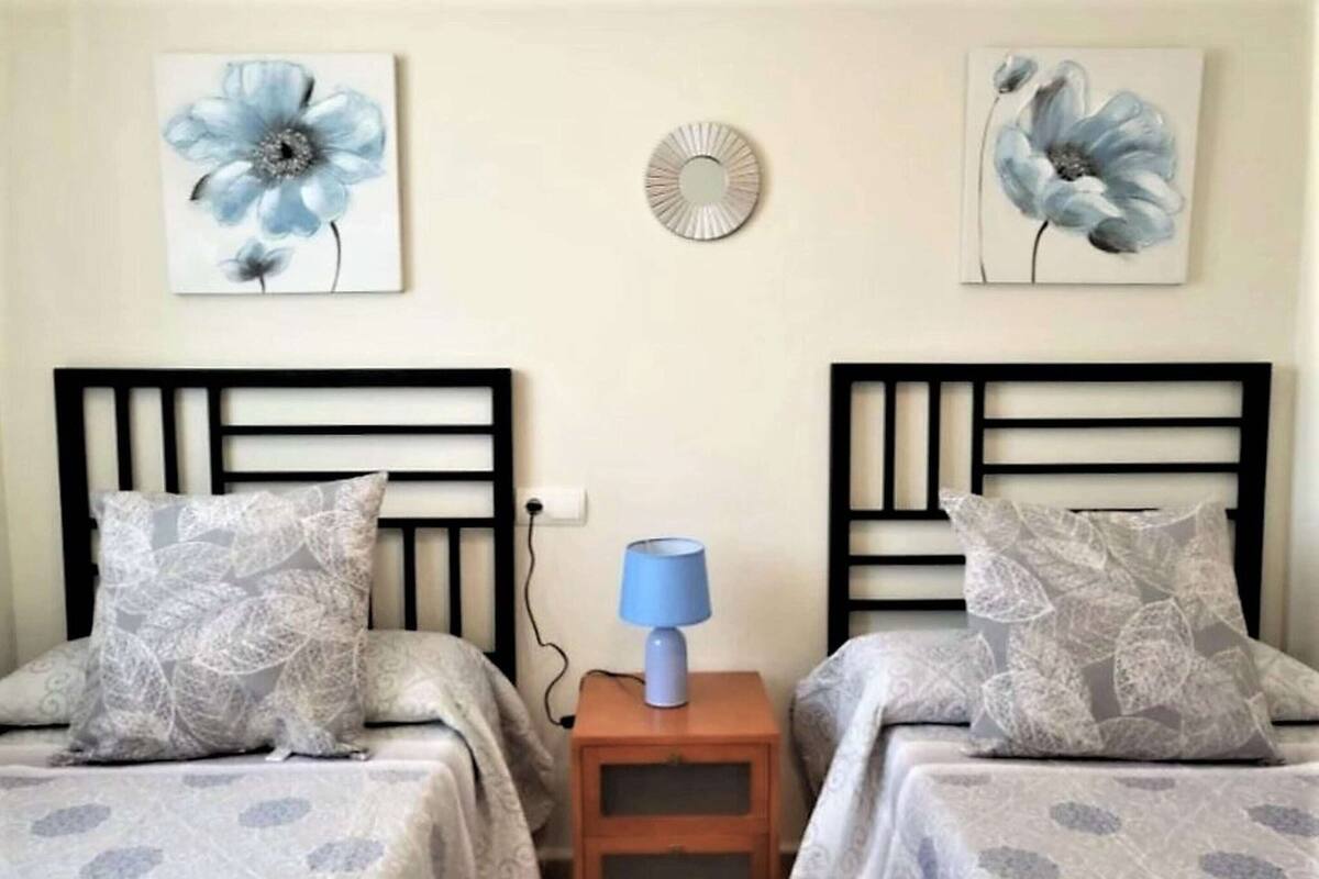 Appartamento Luxury, 3 camere da letto | 15 camere, con arredamento individuale, ferro/asse da stiro, lenzuola