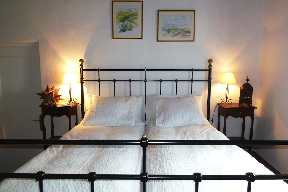 1 bedroom, individually furnished, bed sheets