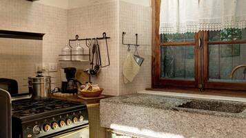 ํด๋์ ํ์ฐ์ค, ์นจ์ค 2๊ฐ | ์ ์ฉ ์ฃผ๋ฐฉ | ๋์ฅ๊ณ , ์ค๋ธ, ์ ์์ฉ ์์