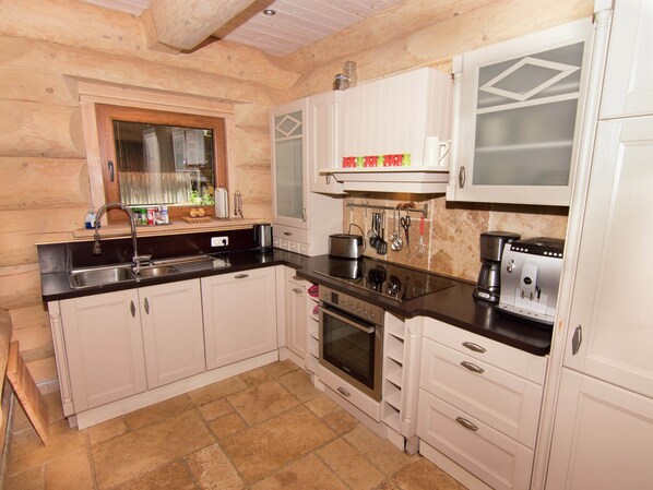 Classic House, 5 Bedrooms | Private kitchen | Fridge, oven, dishwasher, coffee/tea maker - Pleasant Apartment in Ruhpolding With Swimming Pool (Ruhpolding)