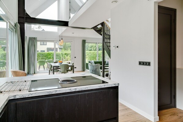 Fridge, microwave, dishwasher, coffee/tea maker