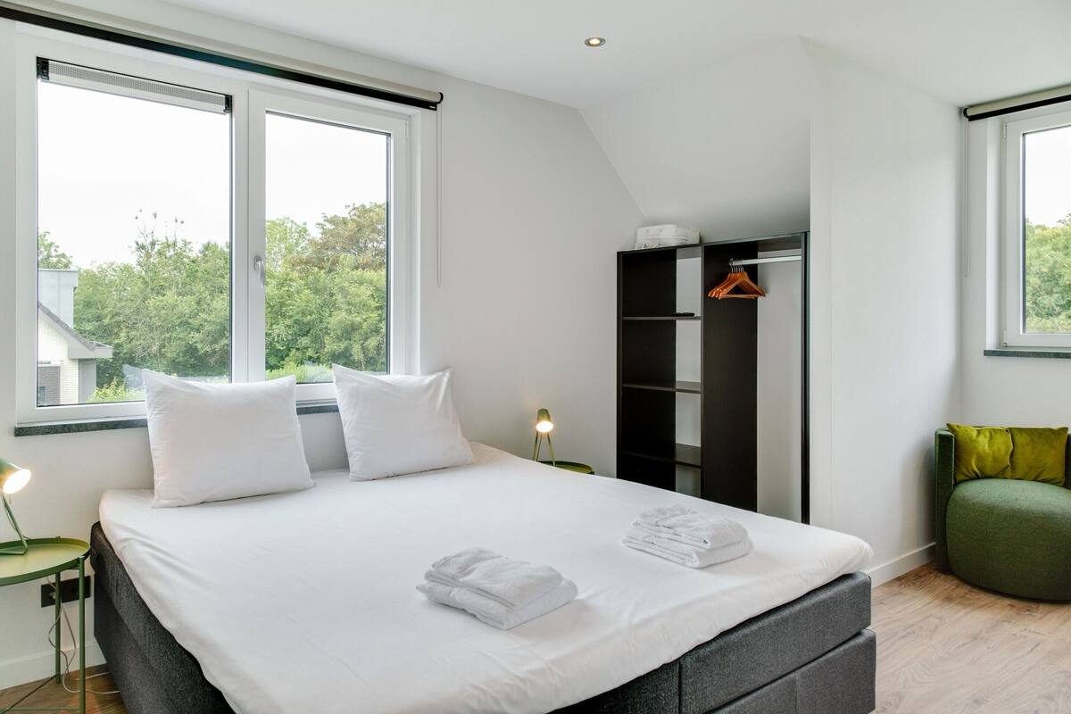 12 多间卧室、特色家居、床单