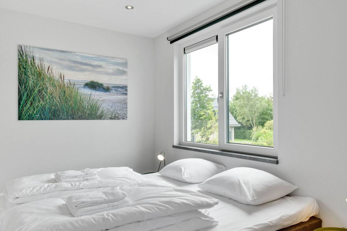 Comfort House, 3 Bedrooms | 12 bedrooms, individually furnished, bed sheets