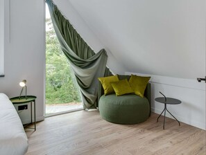 3 bedrooms, individually furnished, bed sheets