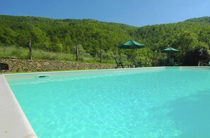 Classic Cottage, 2 Bedrooms | Pool - Holiday House Overlooking Lake Near Tuscany (Lisciano Niccone)
