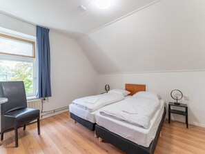 Classic House, 4 Bedrooms | 7 bedrooms, individually furnished, bed sheets - Spacious Farmhouse in Silvolde With Garden (Silvolde)