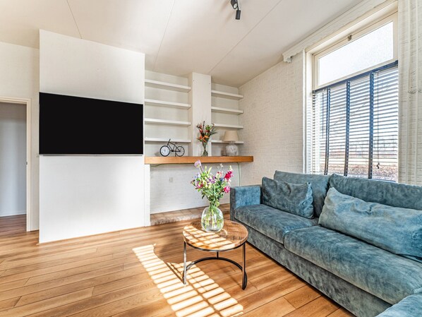 Living room - Spacious Farmhouse in Silvolde With Garden (Silvolde)