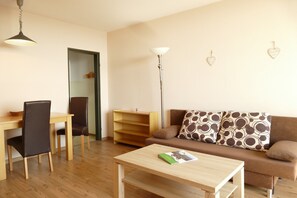 Classic Apartment, 1 Bedroom | Living room