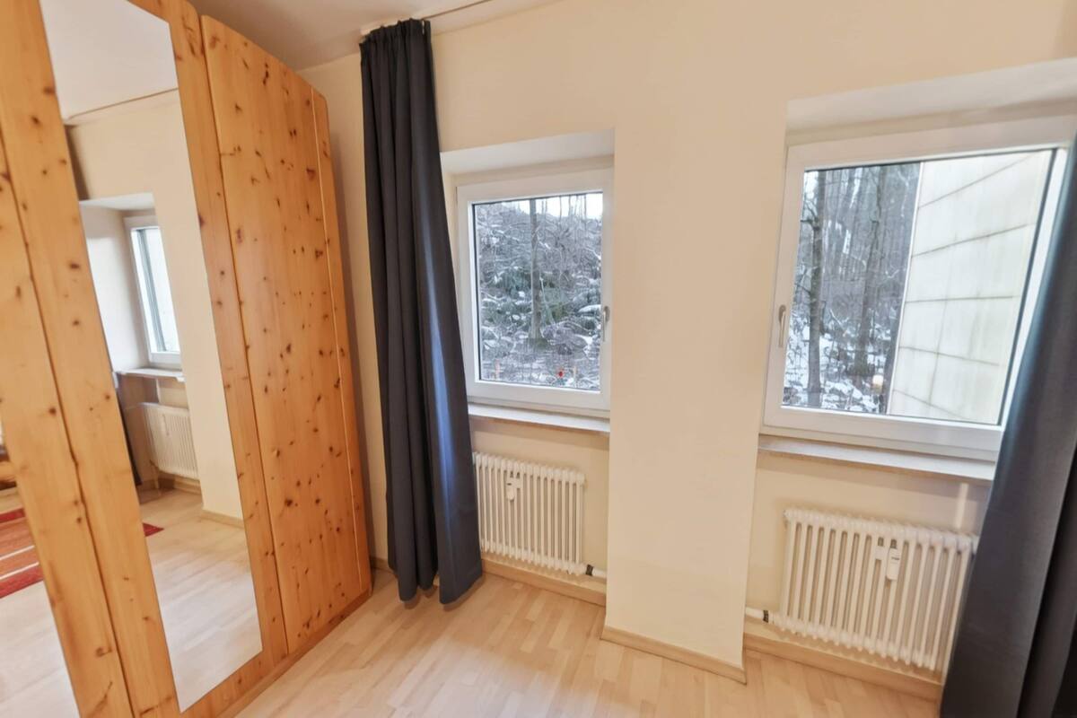 14 habitaciones, muebles diferentes y espacio para trabajar con laptop