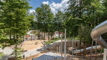 Departamento de lujo, 2 habitaciones | Vista desde la propiedad