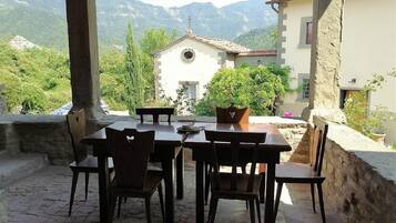 Classic House, 4 Bedrooms | Balcony