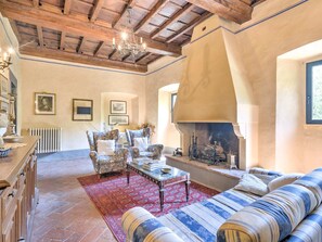 Luxury House, 3 Bedrooms | Living room | Fireplace - Comfy Home in San Godenzo With Lake Nearby (San Godenzo)