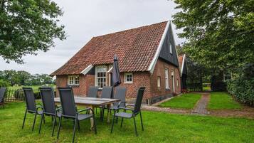 Classic House, 4 Bedrooms | Balcony