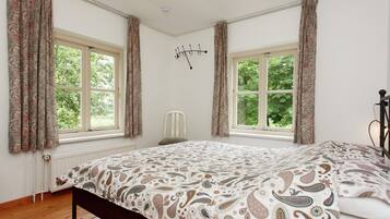 Nhà phong cách cổ điển, 3 phòng ngủ | 7 phòng ngủ, trang bị nội thất với thiết kế riêng biệt, bộ trải giường