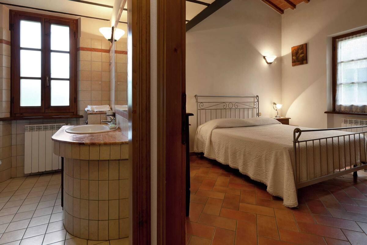 12 chambres, draps fournis